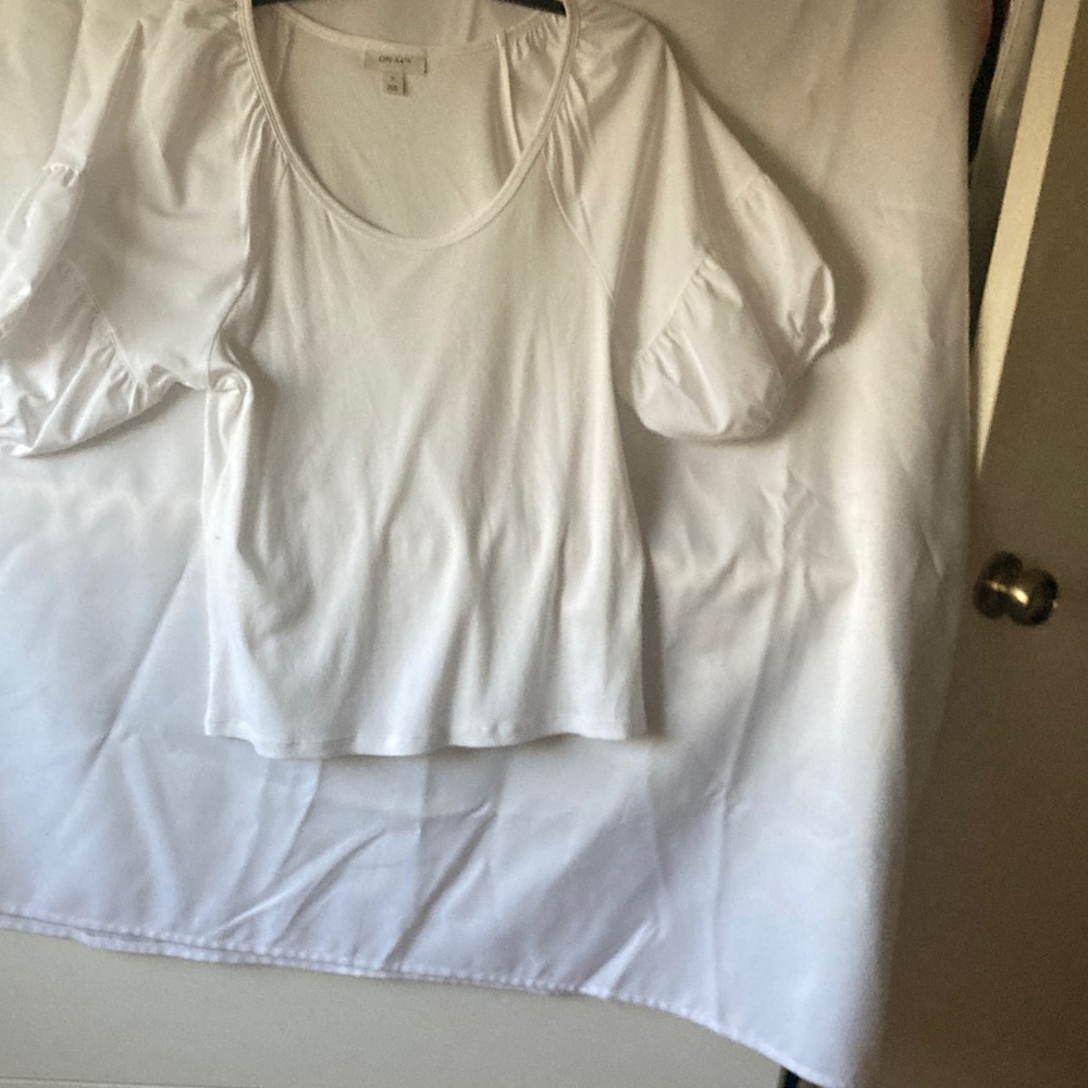 White Puff Sleeve Top fitted knit stretch tee scoop neck and cute puffed sleeves